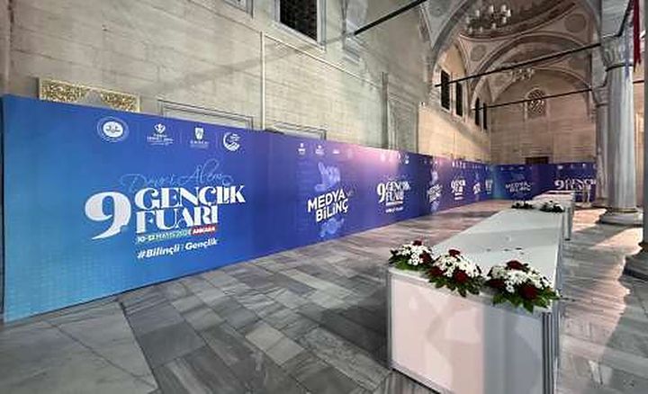 9. Gençlik Fuarı: Fuar alanı · Dijital baskı