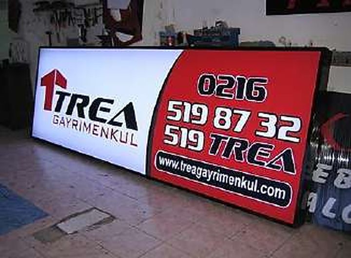 Trea Gayrimenkul: Işıklı pano