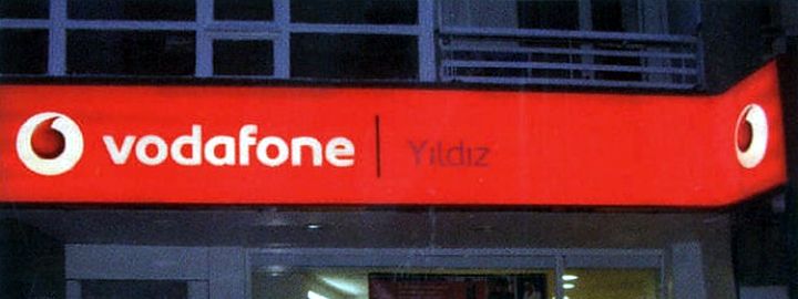 Vodafone: Mağaza tabelası · Işıklı bant