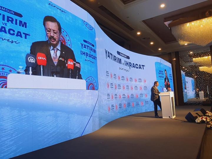 Yatırım ve İhracat Zirvesi: Kavisli LED ekran · Sahne